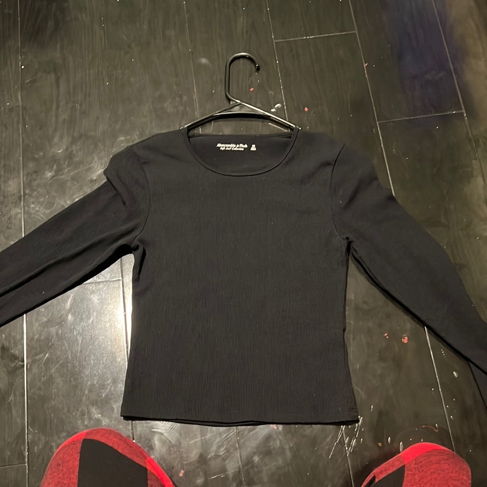 Abercrombie and Fitch Long-Sleeve Seamless Ribbed Fabric Crew Top